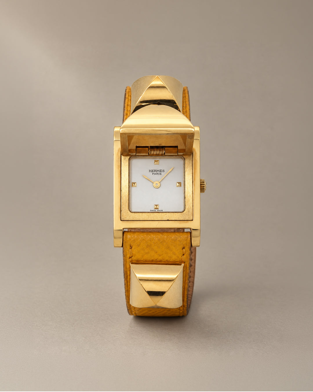 Hermès Médor — front view