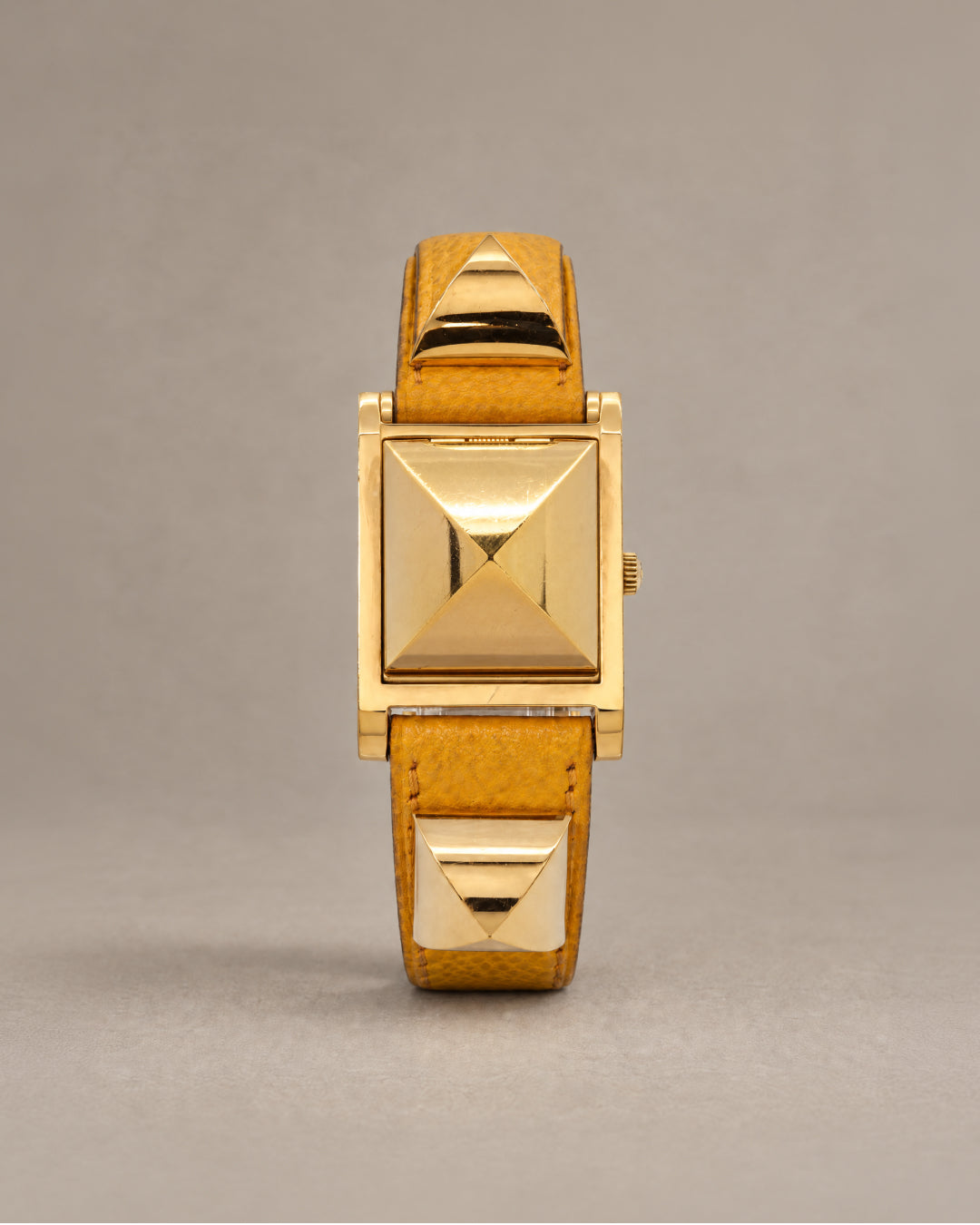 Hermès Médor — front view with cover closed