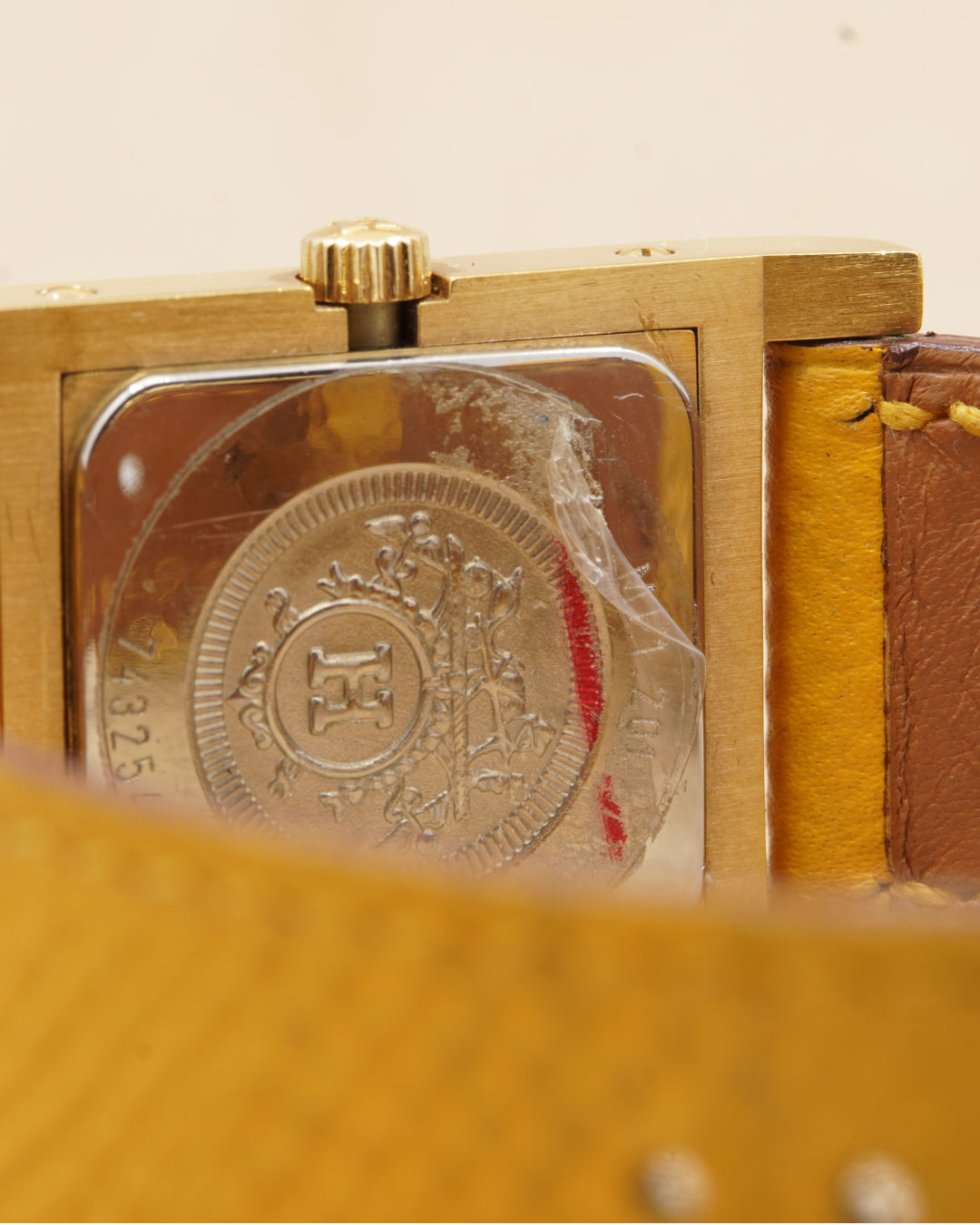Hermès Médor — close-up of the case back and strap