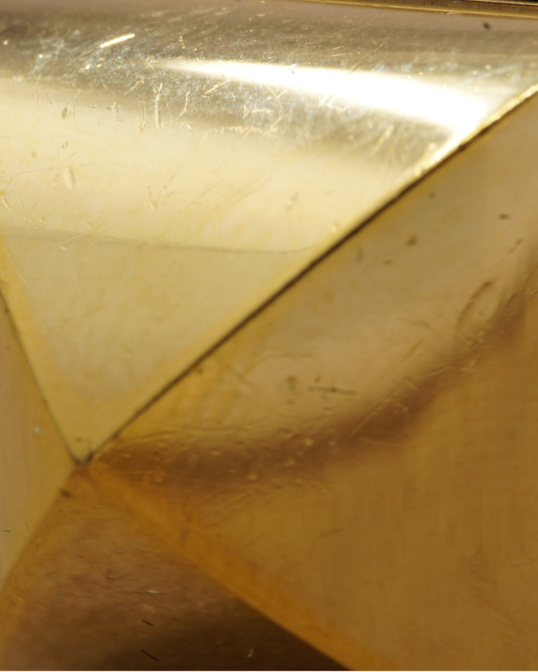 Hermès Médor — close-up showing surface wear on the pyramid cover