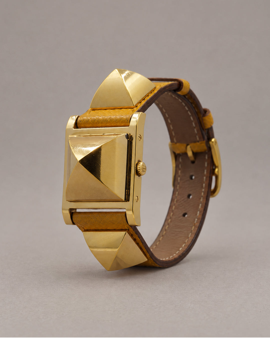 Hermès Médor — right angled view