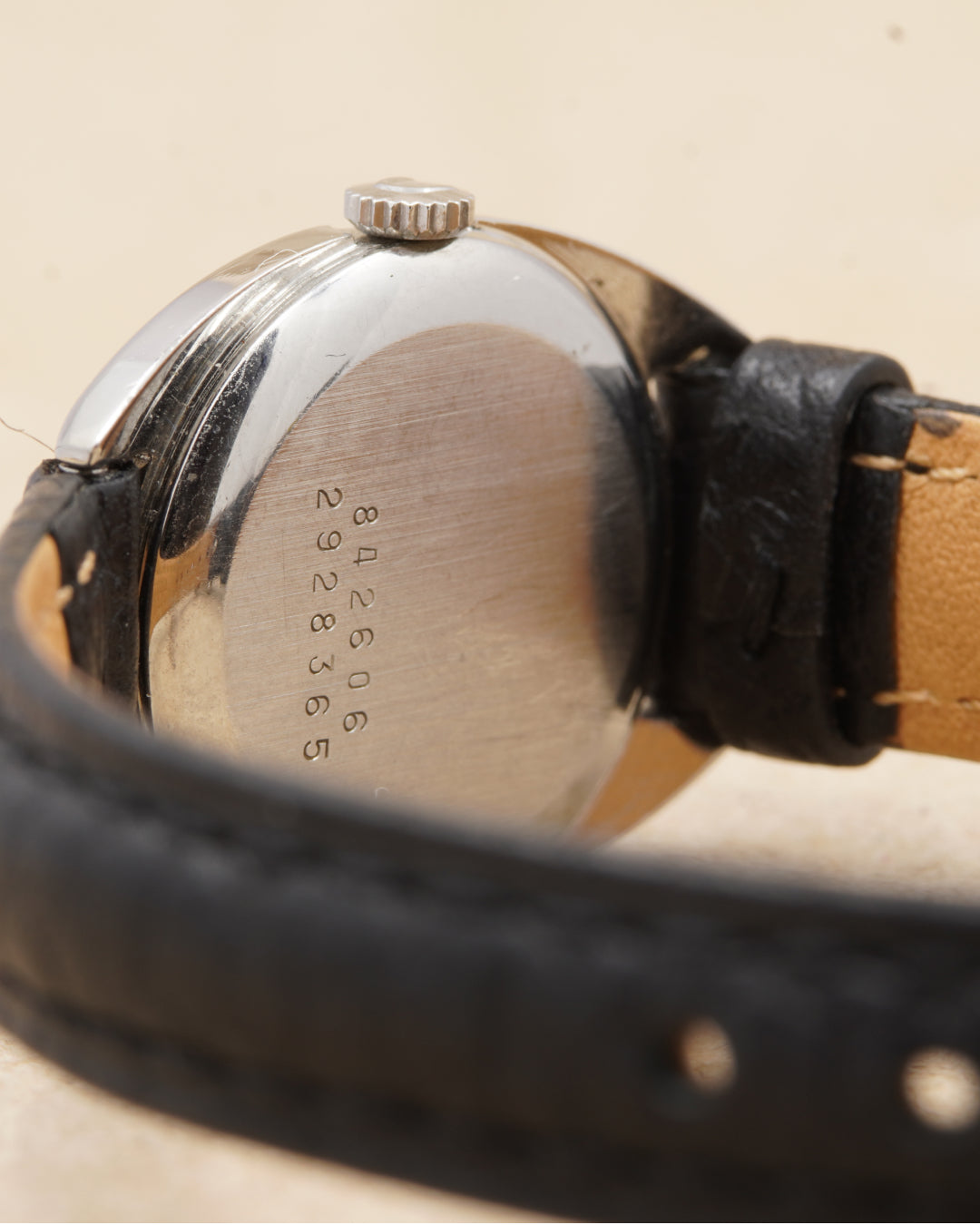 Universal Genève Lapis Lazuli — close-up of the case back and strap