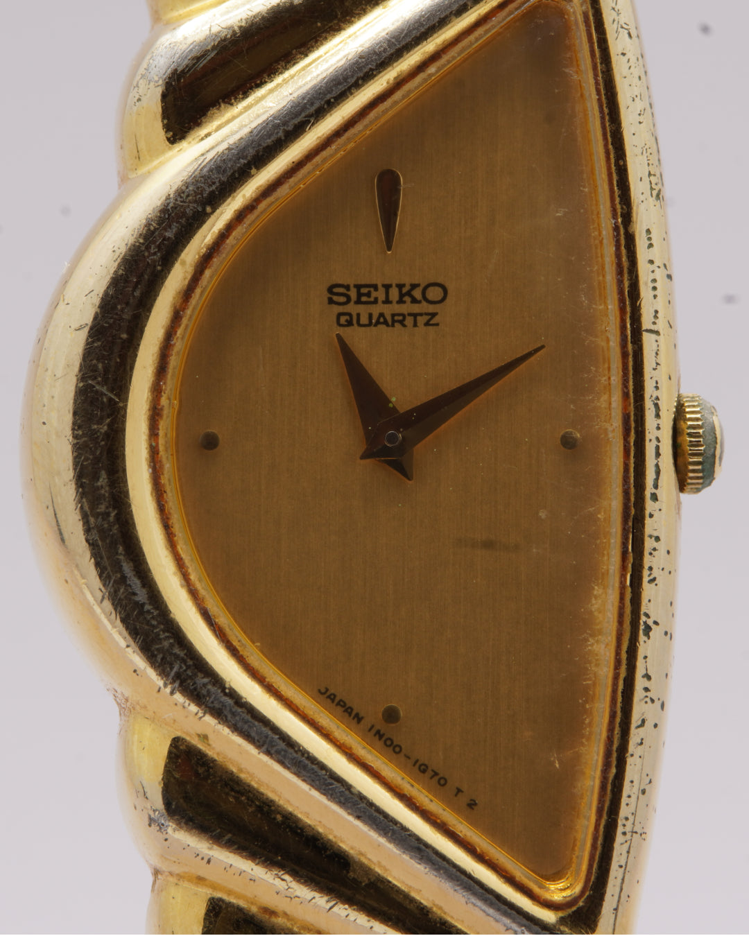 Seiko Half Moon Gold — close-up of the gold-tone dial